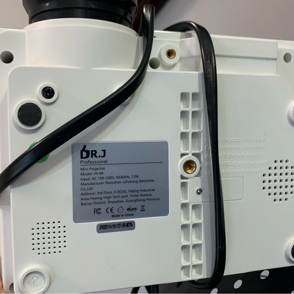 White Portable Projector - Picture 11 of 16